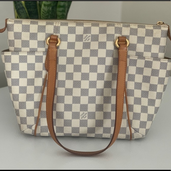 Louis Vuitton Handbags - Louis Vuttion Totally PM Azur